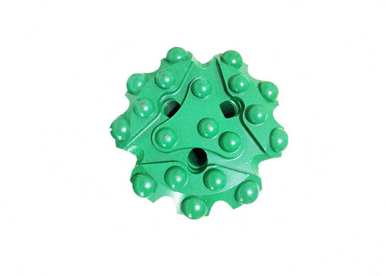 Utensile a inserti di R32 64mm ed utensile a inserti di Retrac con le inserzioni del carburo di tungsteno dell'alto grado YK05